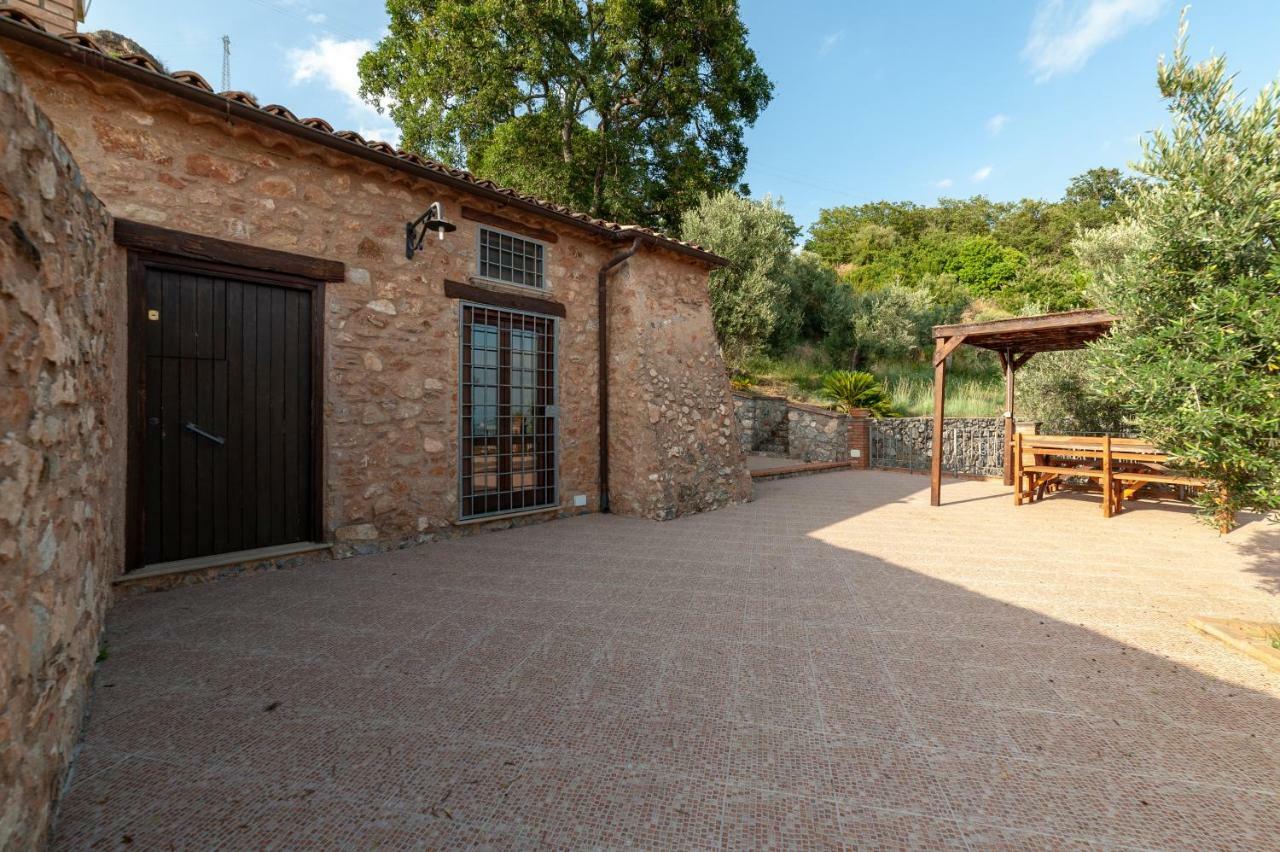 Azienda Agrituristica Le Terre Di San Leonardo เชตราโร ภายนอก รูปภาพ