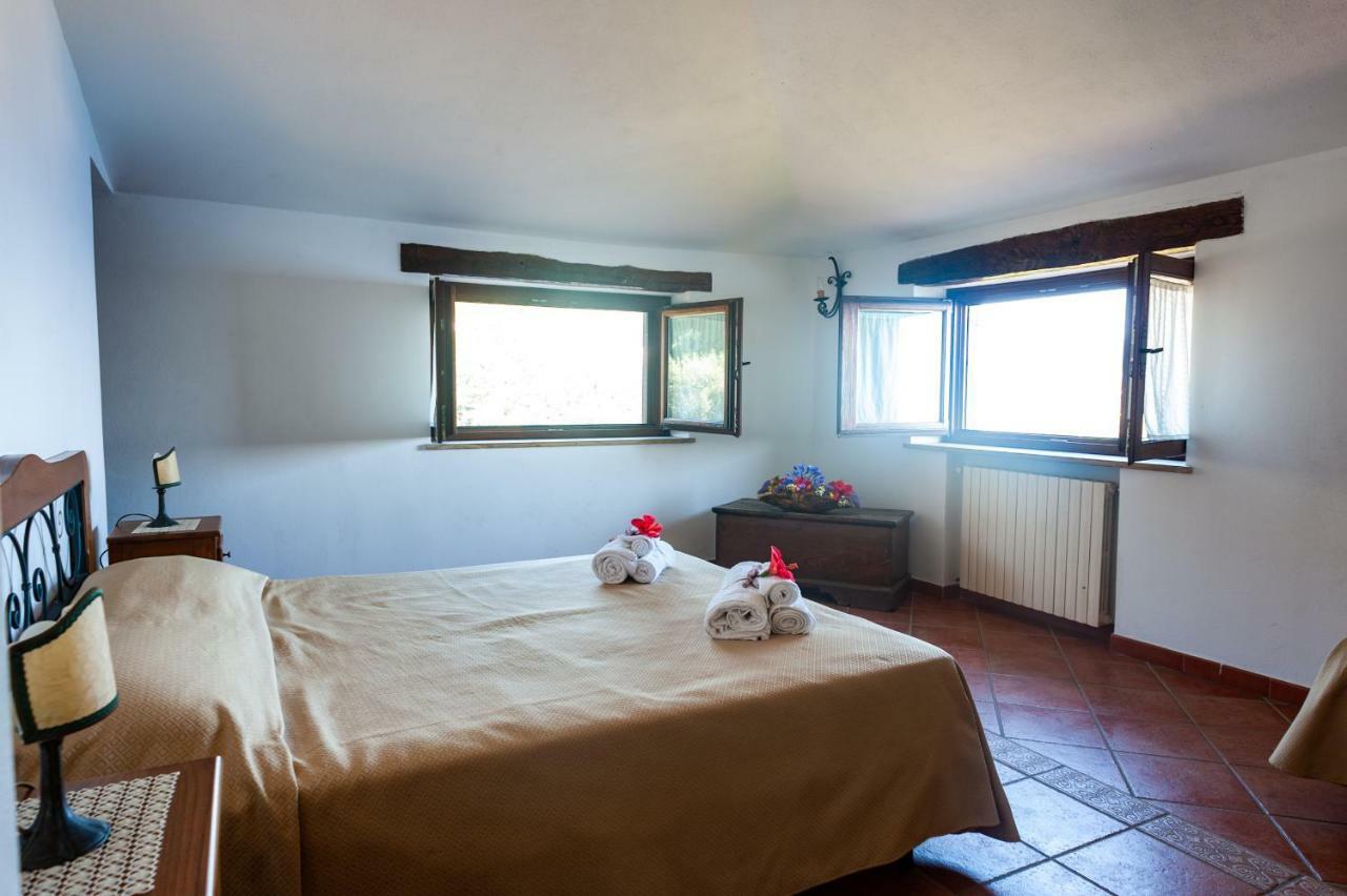 Azienda Agrituristica Le Terre Di San Leonardo เชตราโร ภายนอก รูปภาพ