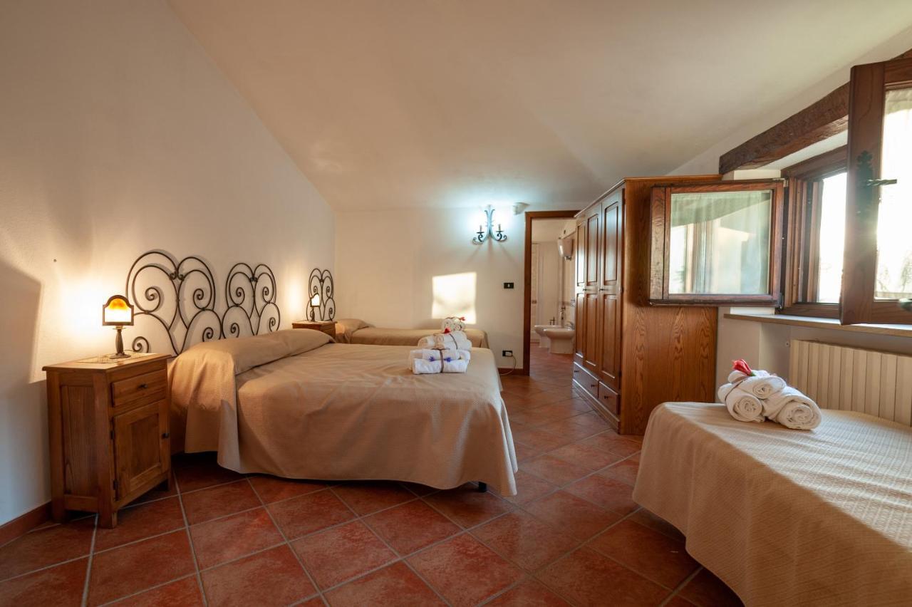 Azienda Agrituristica Le Terre Di San Leonardo เชตราโร ภายนอก รูปภาพ