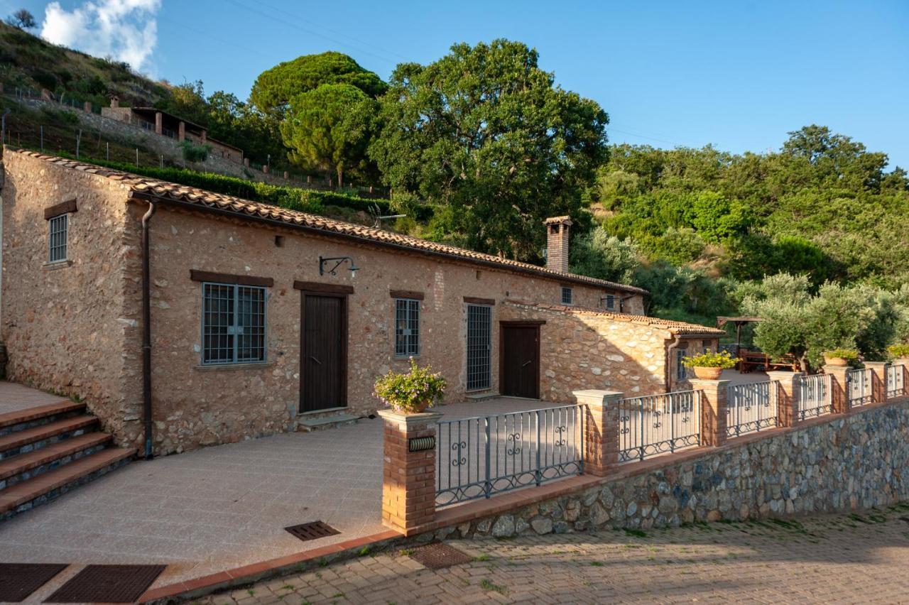 Azienda Agrituristica Le Terre Di San Leonardo เชตราโร ภายนอก รูปภาพ