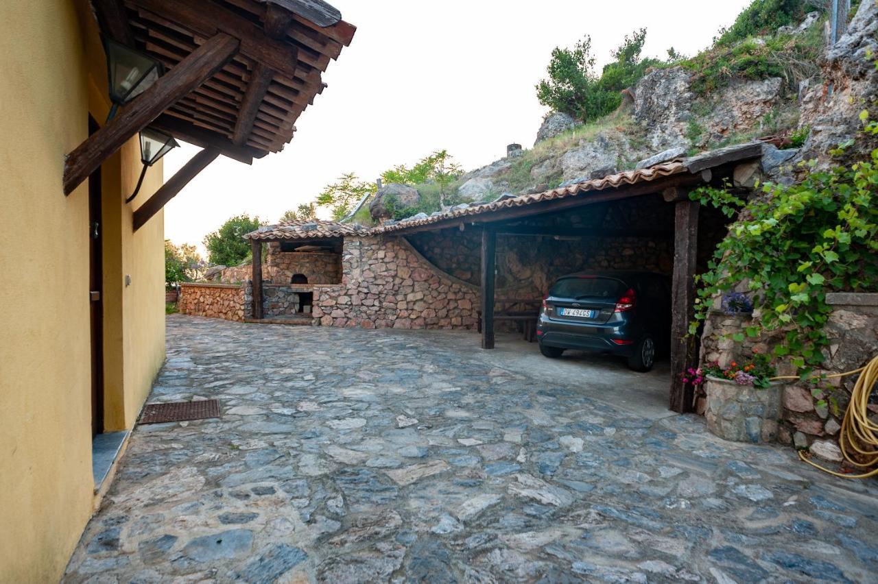 Azienda Agrituristica Le Terre Di San Leonardo เชตราโร ภายนอก รูปภาพ